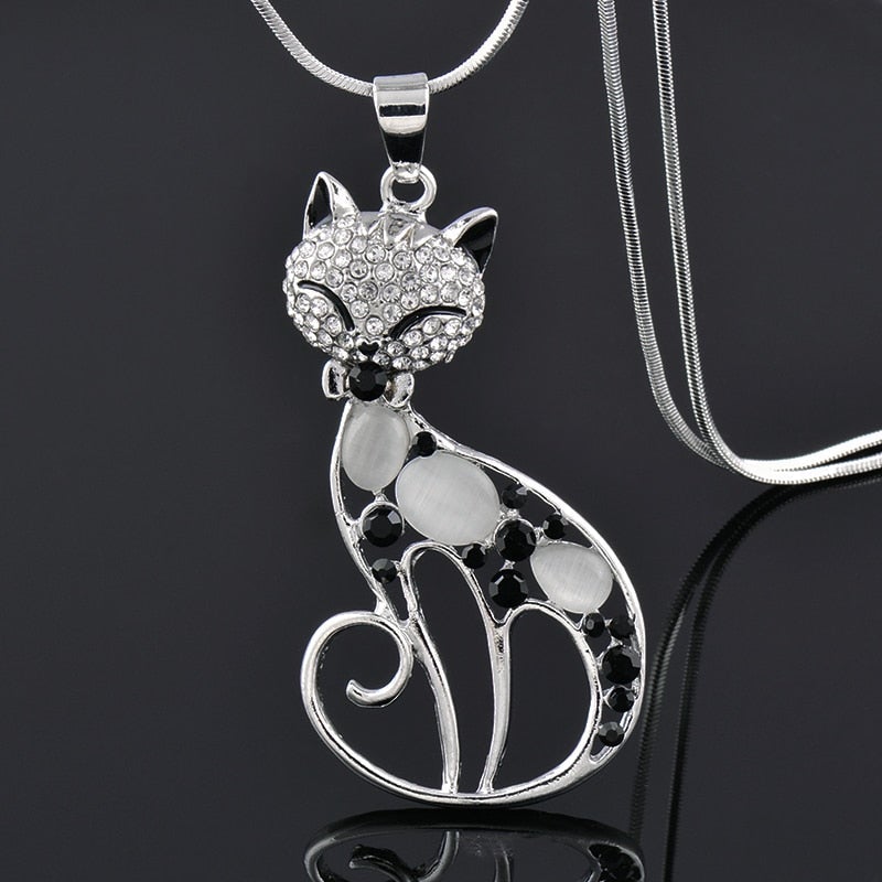Cats of Love necklace in sterling silver set with cubic zirconia