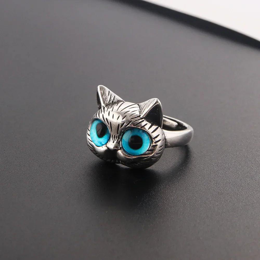 Blue-eyed cat ring - Playful vintage silver ring with animal for cat lovers