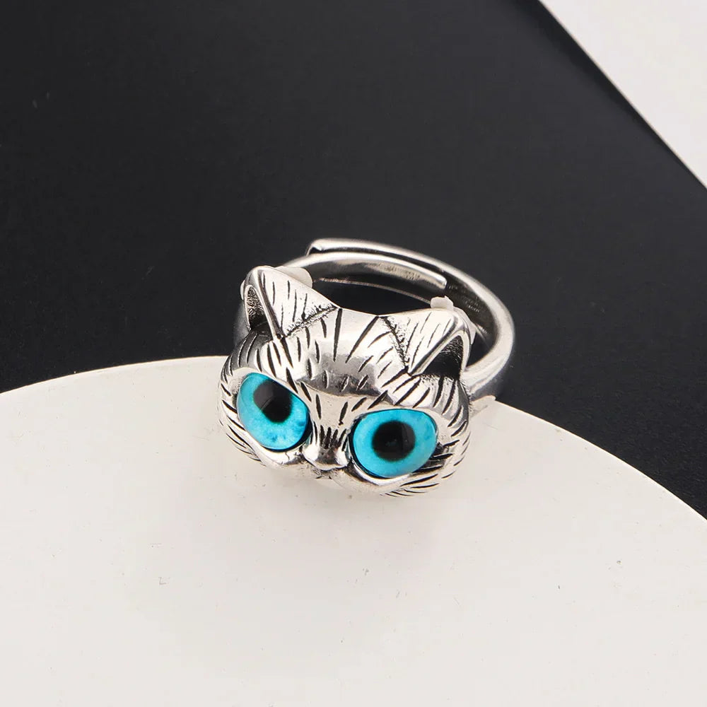 Blue-eyed cat ring - Playful vintage silver ring with animal for cat lovers