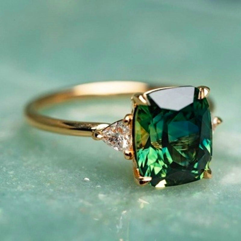 Lucky - Green zirconia ring in gold