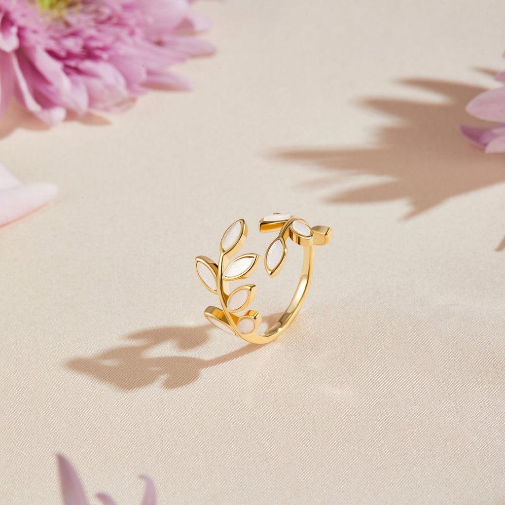 Serene - Gold leaf ring