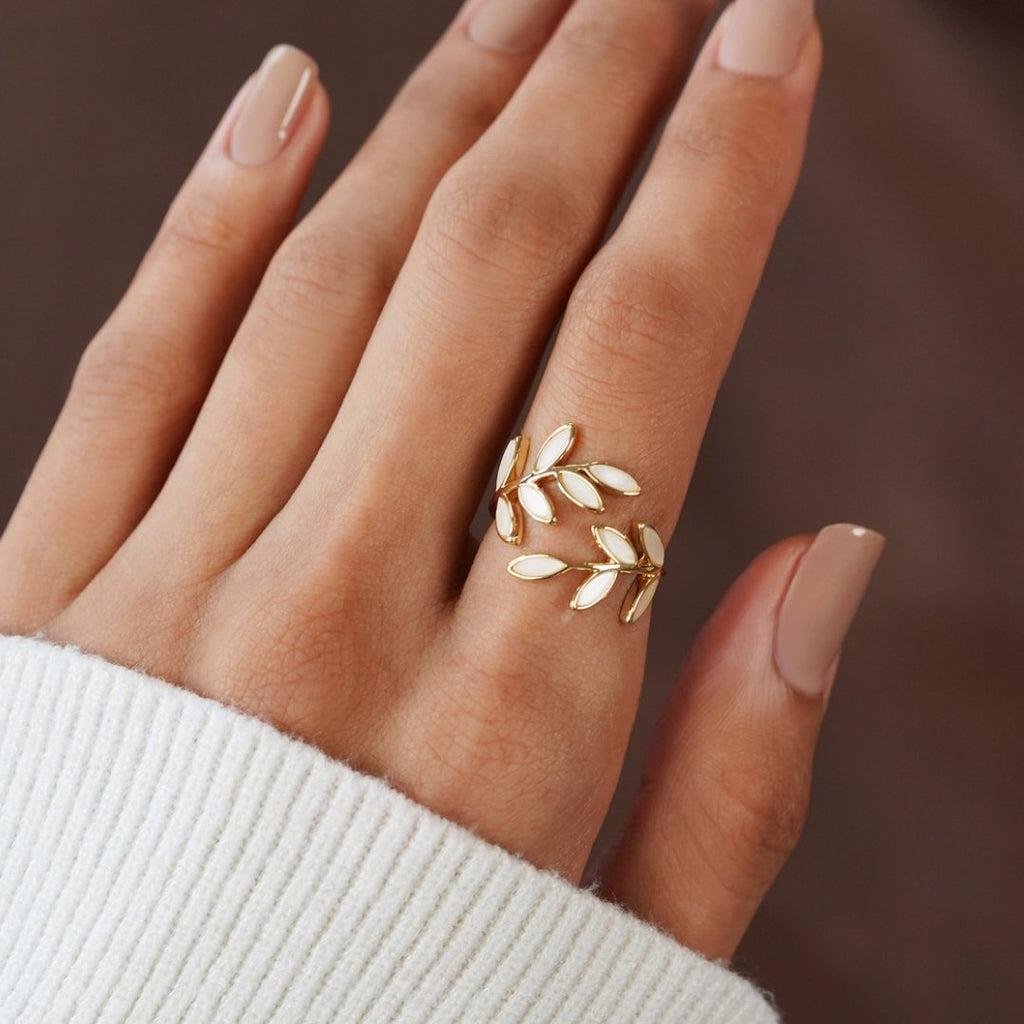 Serene - Gold leaf ring