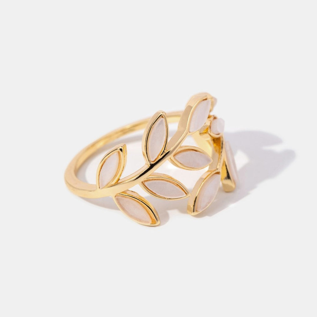Serene - Gold leaf ring