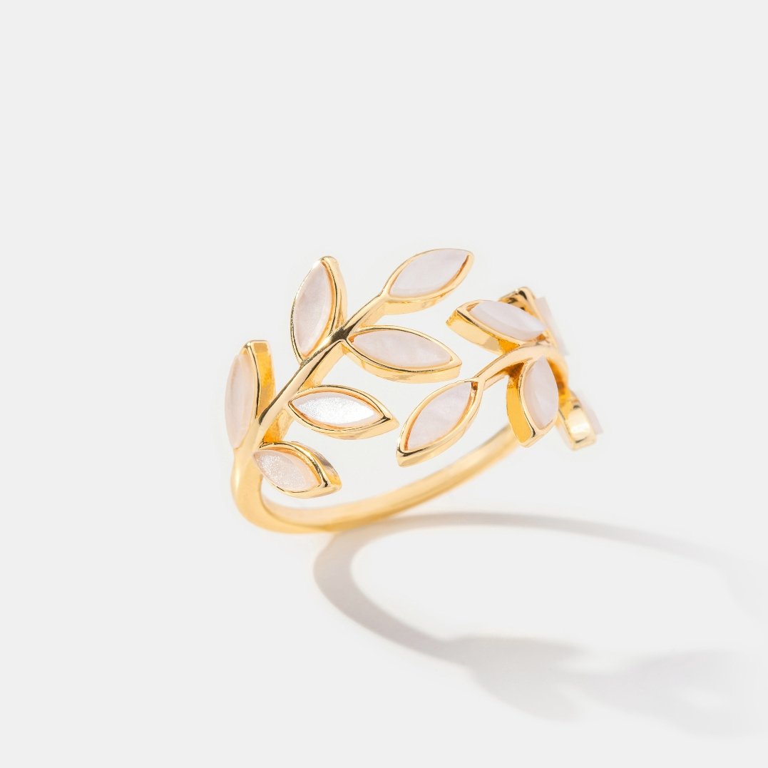 Serene - Gold leaf ring